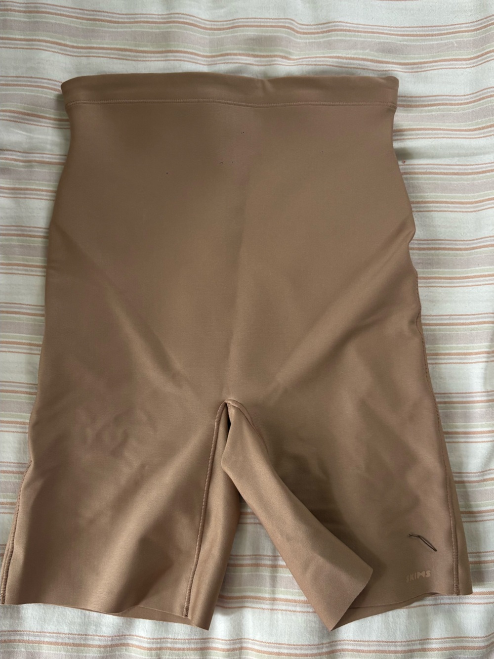 SKIMS Sculpting shape wear in Warm Nude